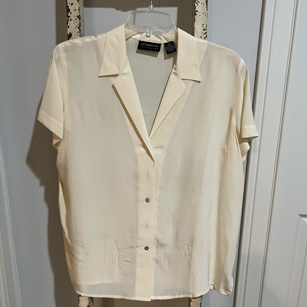 Liz Claiborne Cream Short Sleeve Shirt